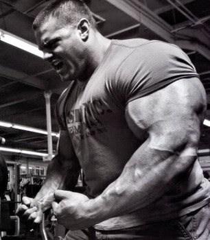 huge-bodybuilder
