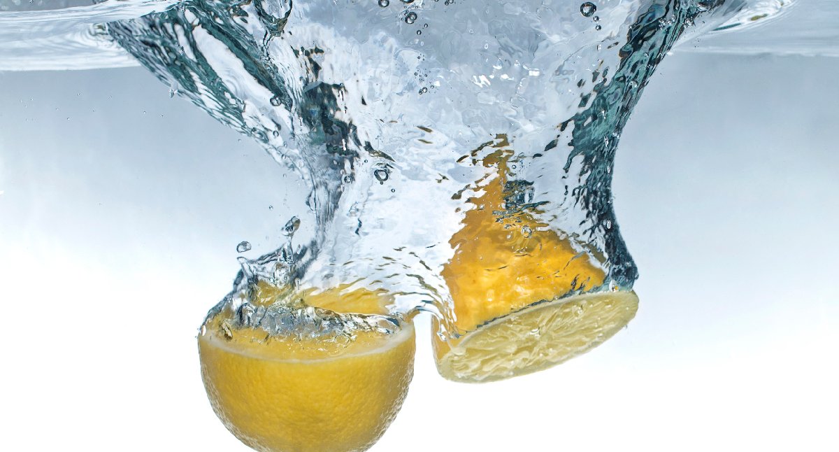 5 Health Benefits of Drinking Lemon Water Daily