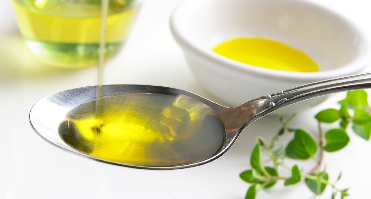 5 Reasons to Start Drizzling Olive Oil on Your Food